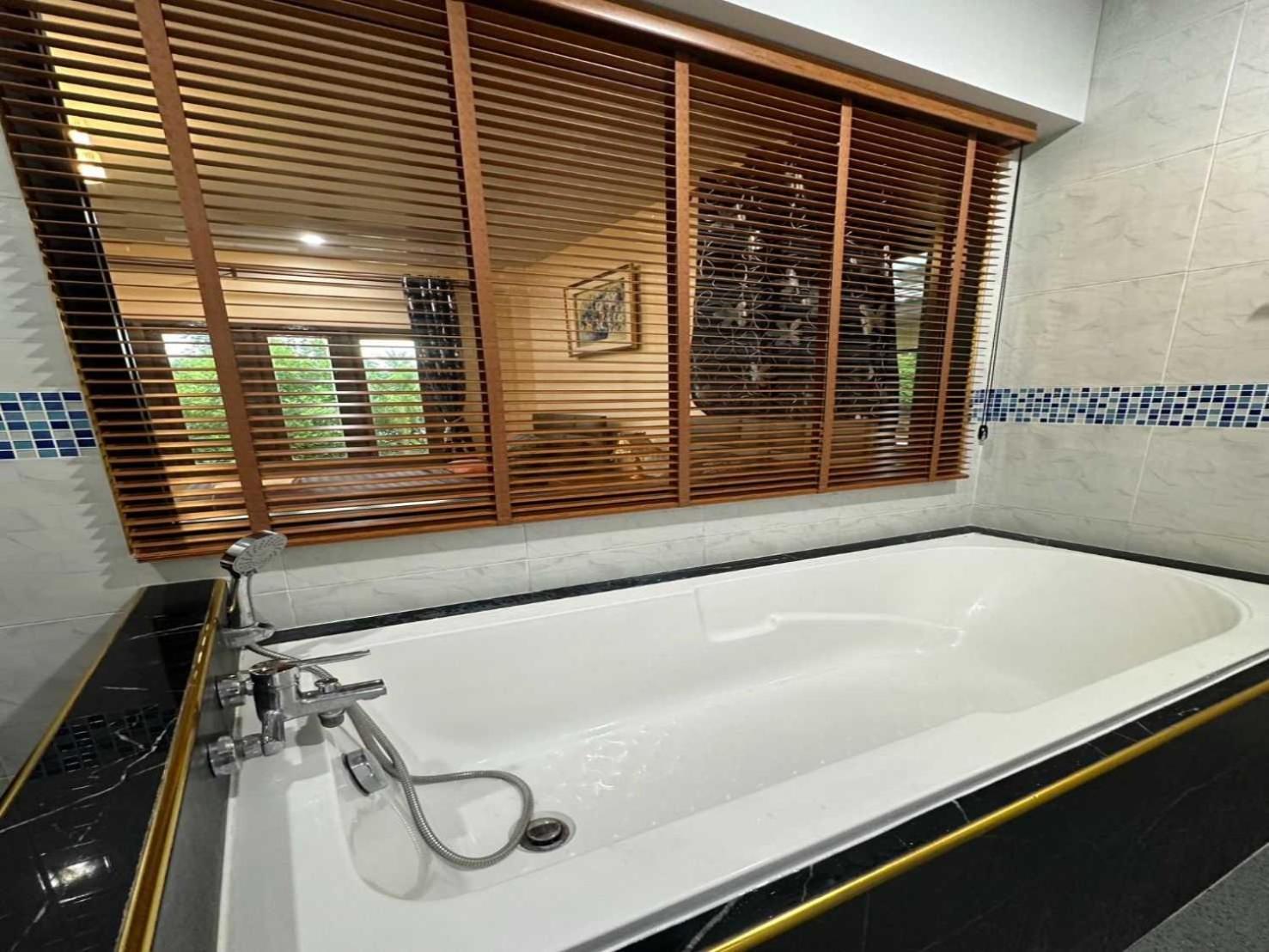 Capital O 75518 Baan Rose Resort Ao Luk Luaran gambar