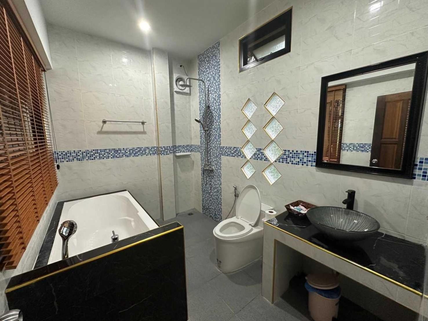 Capital O 75518 Baan Rose Resort Ao Luk Luaran gambar