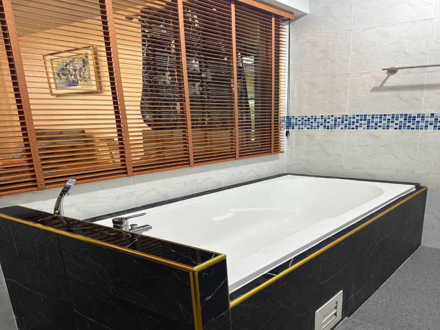 Capital O 75518 Baan Rose Resort Ao Luk Luaran gambar